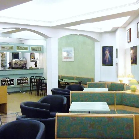 Saint Julien فندق 2*